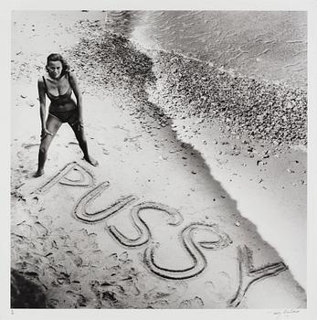 Terry O'Neill, "Honor Blackman as Pussy Galore, Malta", 1963.