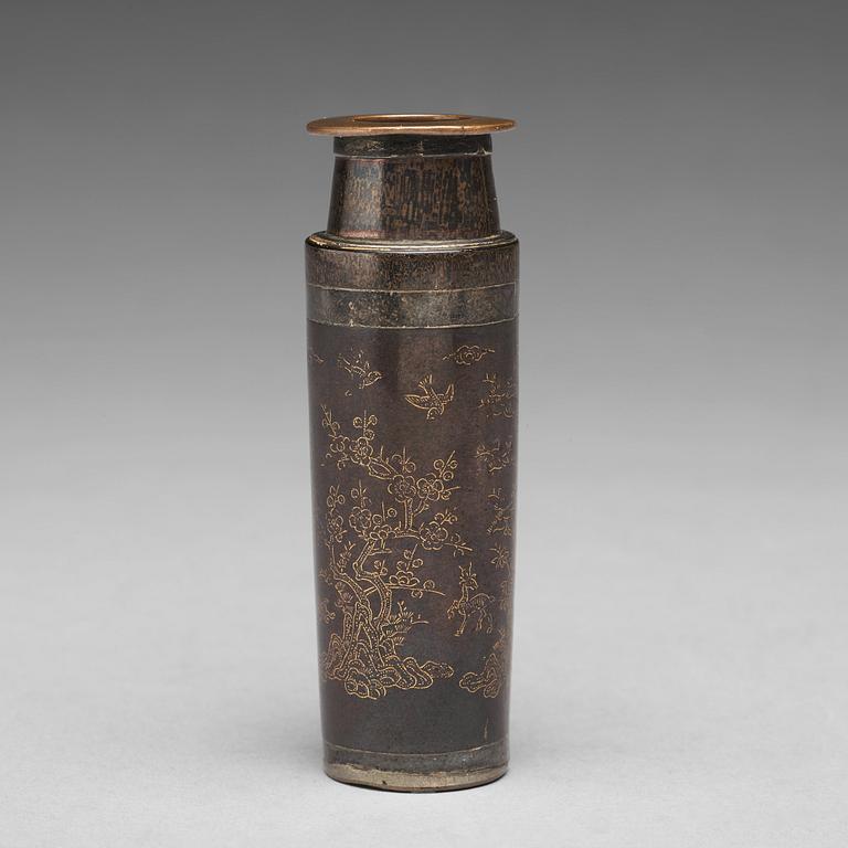 A small copper alloy vase, Qing dynasty (1644-1912).