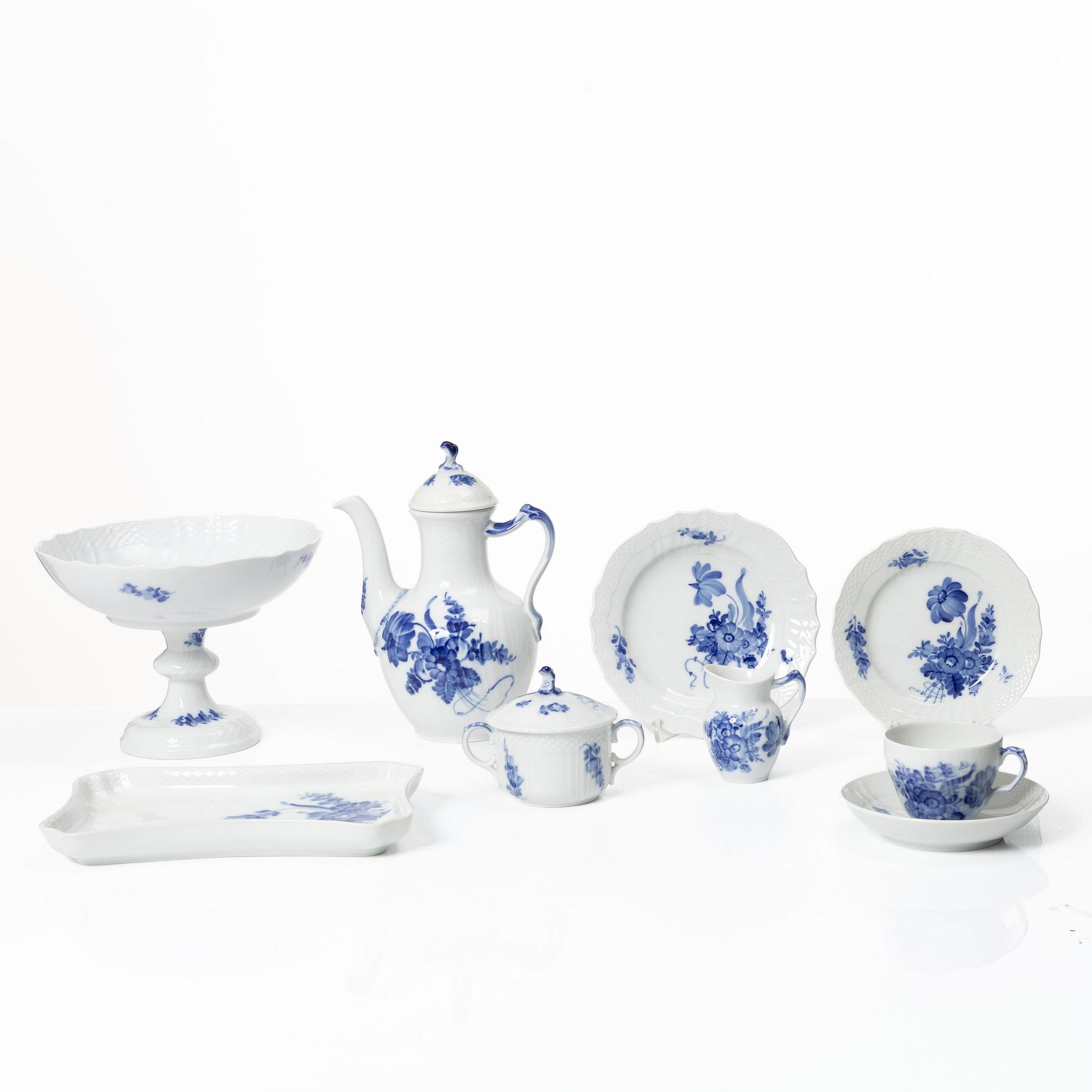Royal Copenhagen, kaffeservis, 54 delar, "Blå blomst", Danmark, 1900-talets andra hälft.