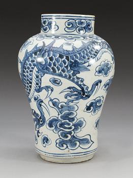 A Korean vase, Choson, 19th Century.