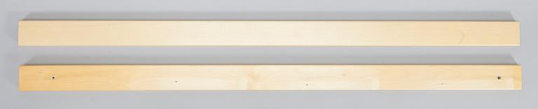 HYLLOR, 3 st, 112B samt LISTER, ett par, Alvar Aalto, Artek, 1900-senare hälft.