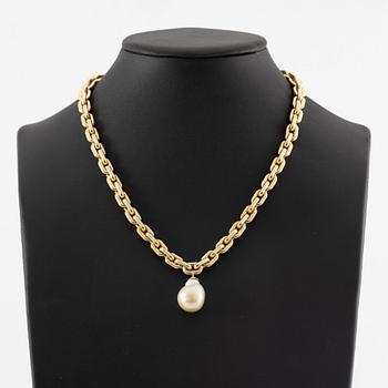 Necklace 14K gold with cultured baroque South Sea pearl.