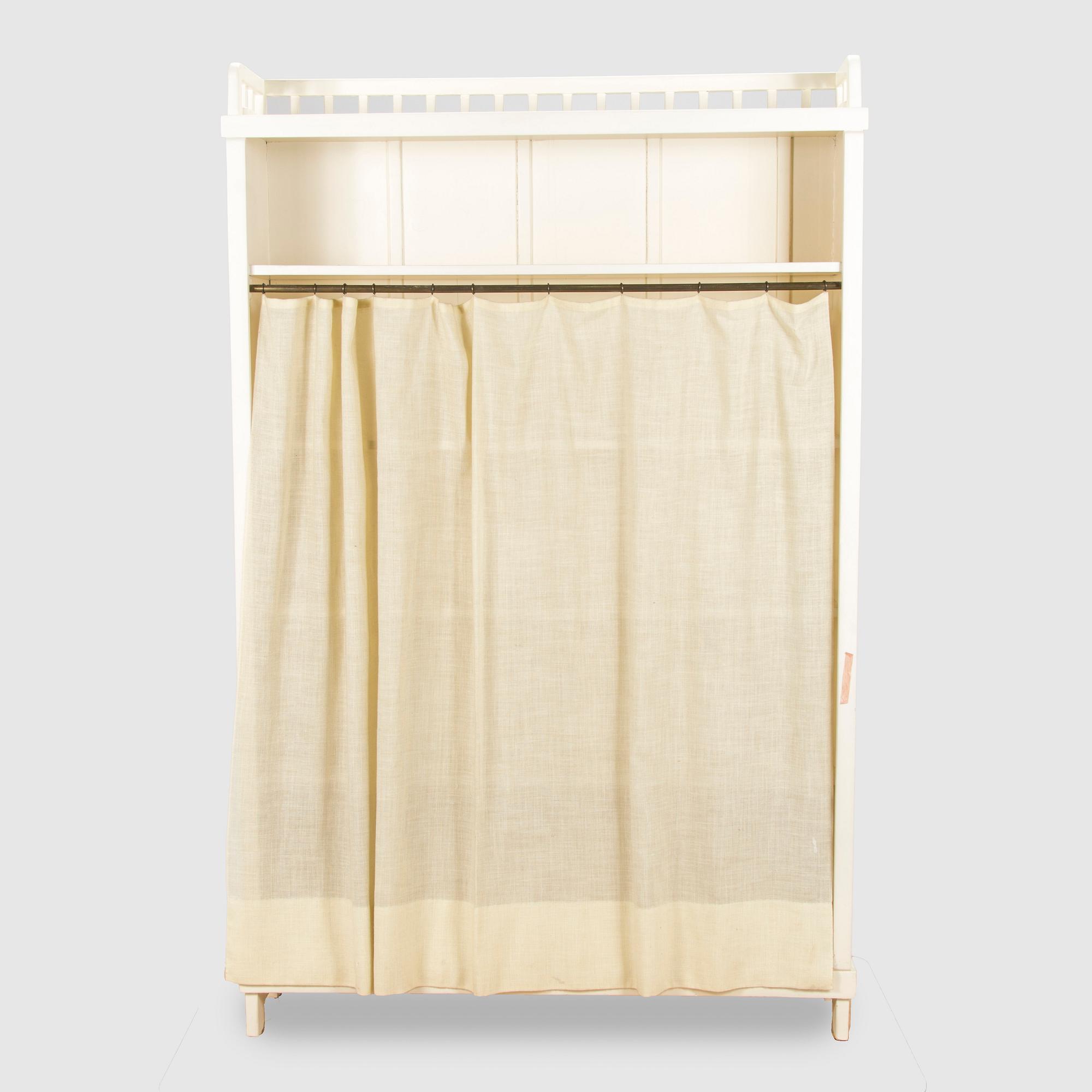 An early 20th century shelf.