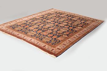 Matto, semi-antique Tabriz, ca 310-314 x 246,5 cm.