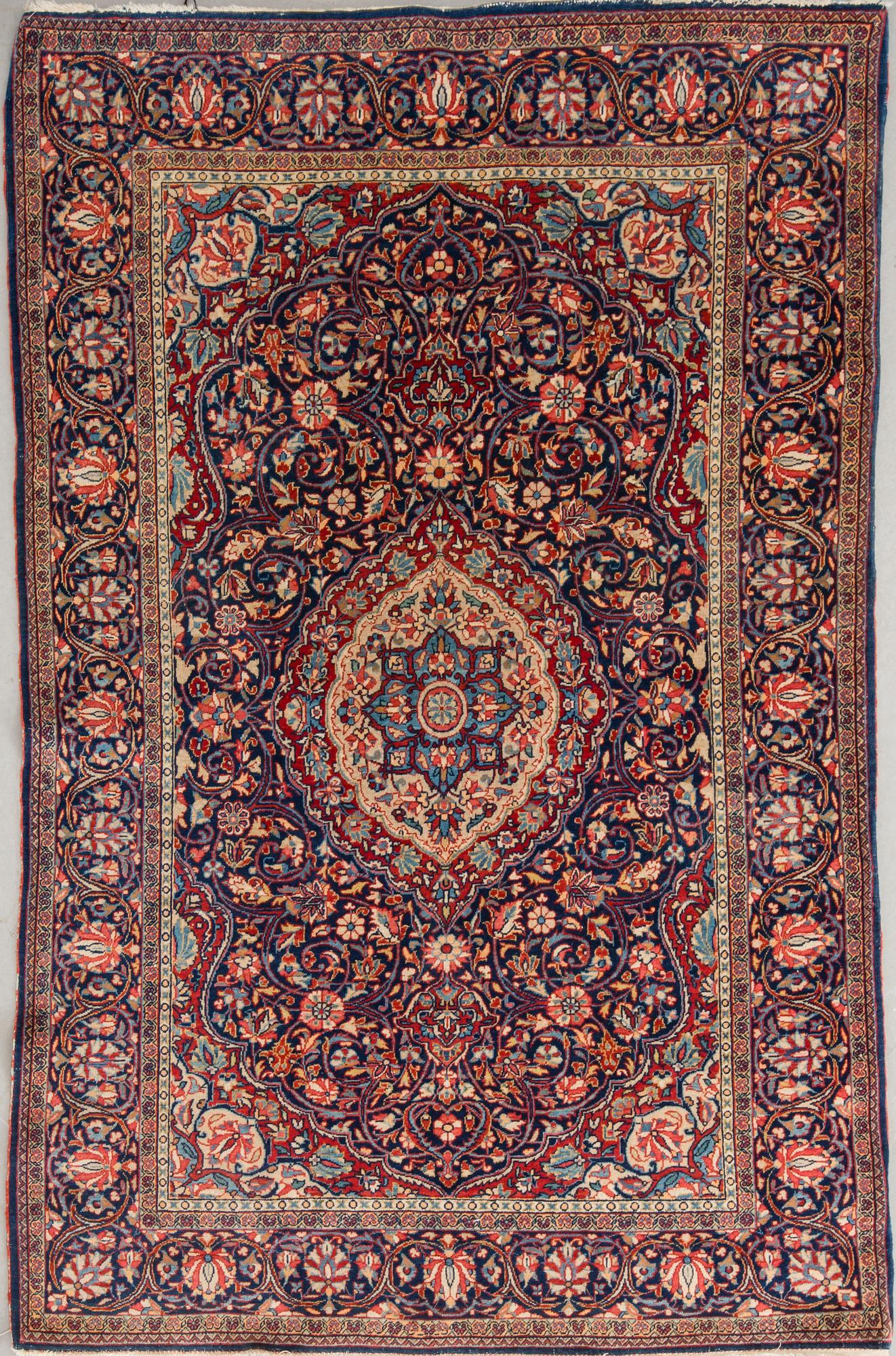 MATTA, semiantik, Keshan, ca 210 x 129 cm.