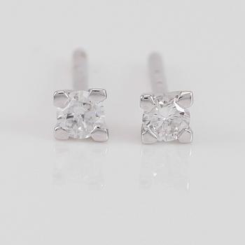 ÖRHÄNGEN, 1 par, 18K vitguld och diamanter tot ca 0.18 ct.