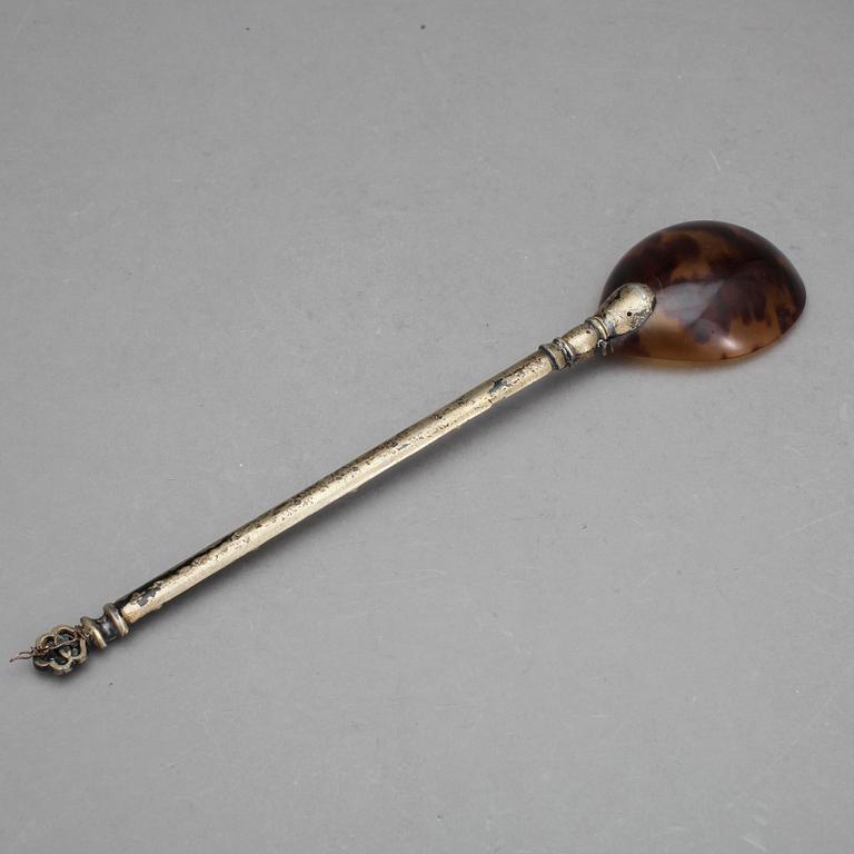 SKED, silver och sköldpadd med inläggningar av rosenstenar, rubiner, turkoser, otydligt stämplad, troligen Mellanöstern.
