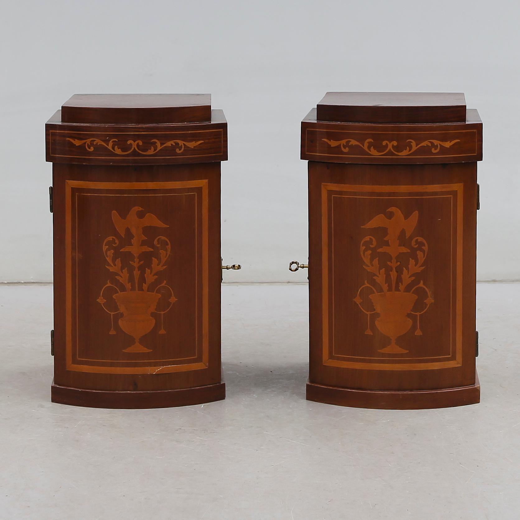 SKÅP, 1 par, 1900-talets första hälft.