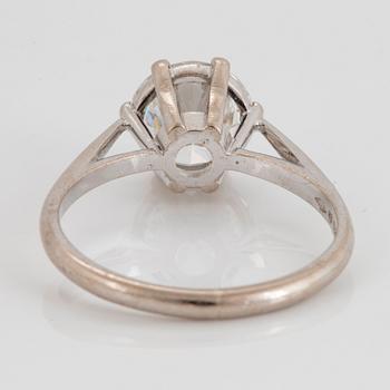 An 18K white gold ring set with a round brilliant-cut diamond 2.08 cts E vvs1.