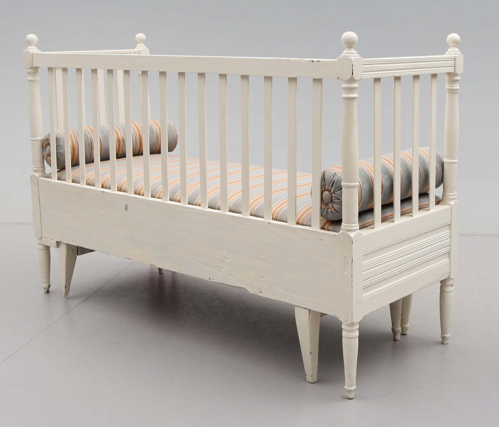 SOFFA, sengustaviansk, omkring år 1800.