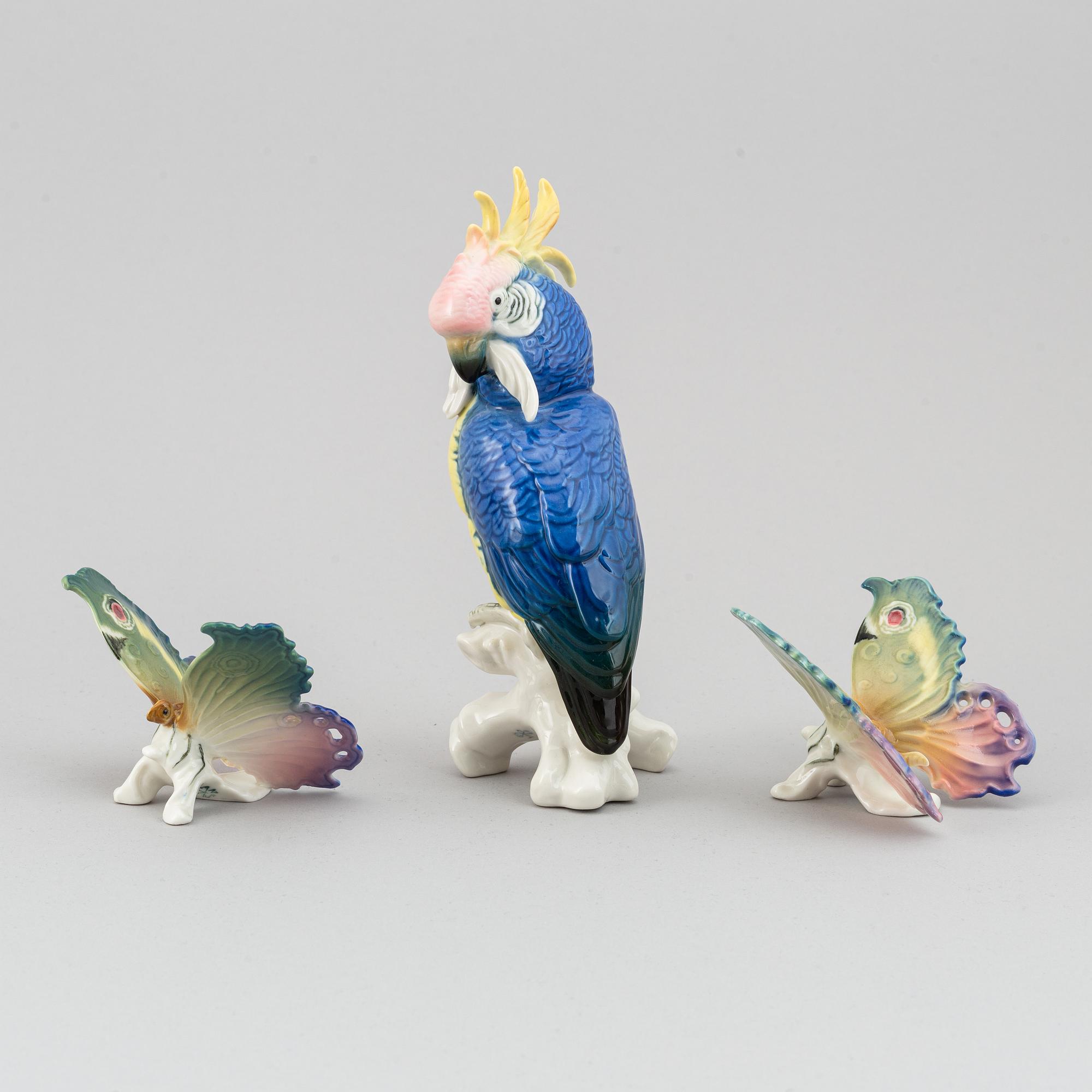 Three porcelaine figurines. Porzellanfabrik Karl Ens, Volkstedt-Rudolstadt.