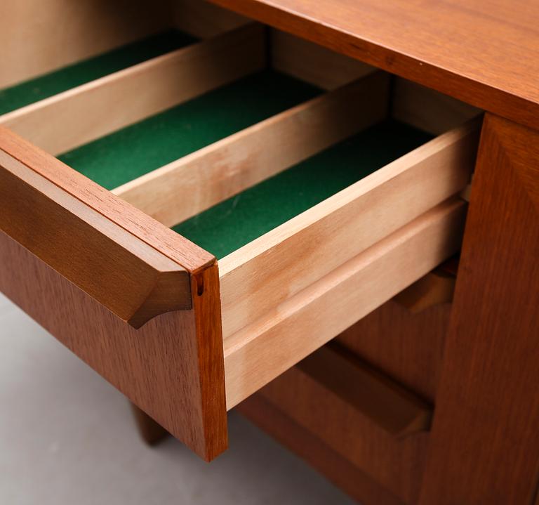 SIDEBOARD, 1900-talets andra hälft.