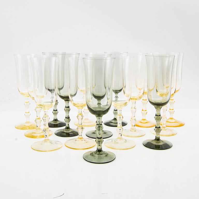 Simon Gate, champagneglas 14 st "Salut" för  Orrefors/Sandvik 1900-talets mitt.