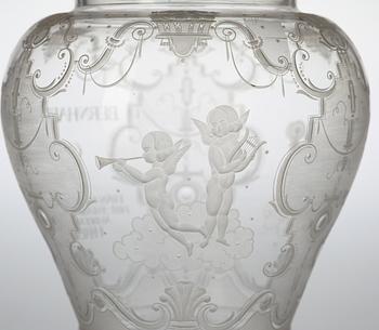 An Edvin Ollers engraved glass goblet with cover, Elme 1926, engraved by Carl Müller.