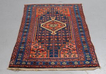 Matto, semi-antique West persian, ca 202 x 108 cm.