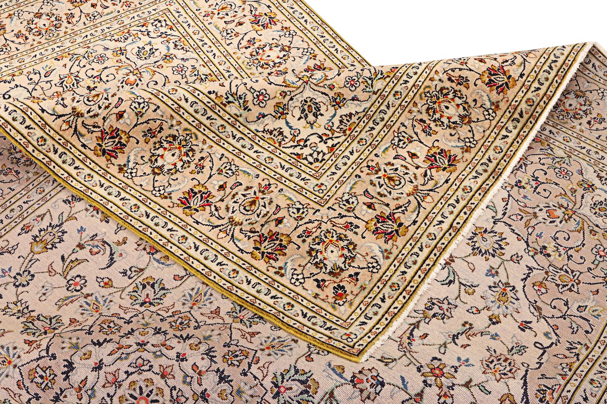 A Kashan carpet, c. 295 x 197 cm .