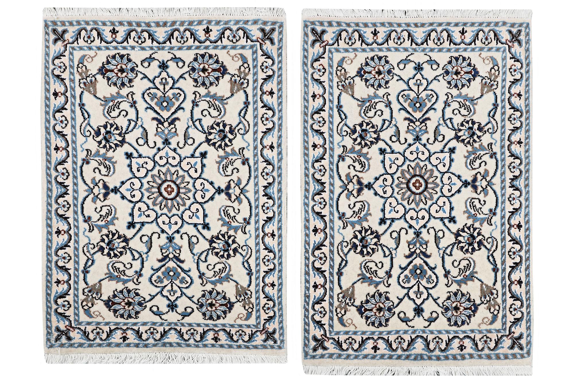 Mattor, ett par, Nain, part silk, ca. 90 x 60 cm  & ca. 87 x 62 cm.