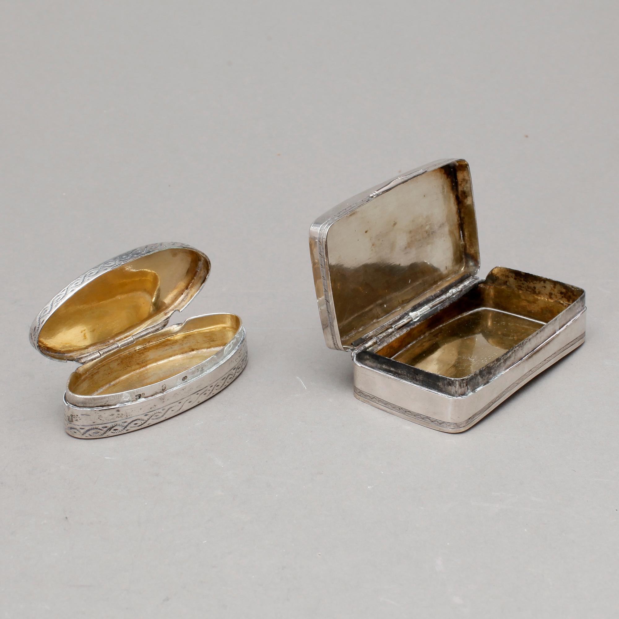 DOSOR, 2 st, silver, bland annat Petter Eneroth, Stockholm, 1801. Vikt ca 138g.