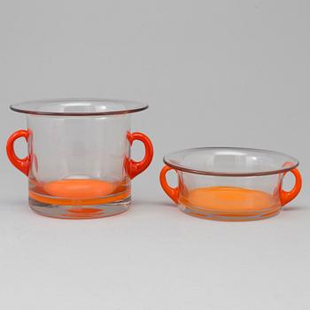 Two signed glass bowls by Per Olof Ström, Alsterfors, dated 1969.