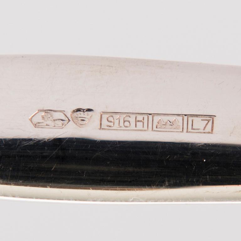 TAPIO WIRKKALA, ATERINSARJA, 57 osaa, hopeaa, "Tapio", Hopea-/Kultakeskus, Hämeenlinna 1961-76.