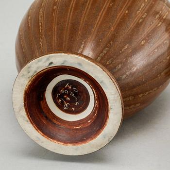 Two stoneware jugs by Gunnar Nylund from the latter half of the 20th century.