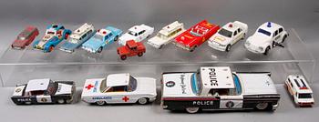 PARTI LEKSAKSBILAR, ca 35 st,  bl a Corgi och Lesney.