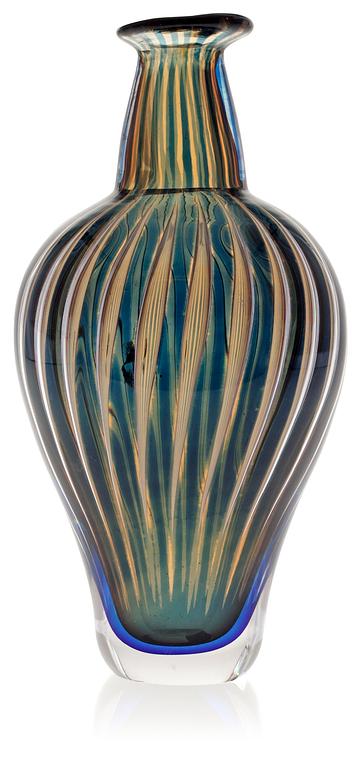 An Edvin Öhrström 'Ariel' glass vase, Orrefors 1950.