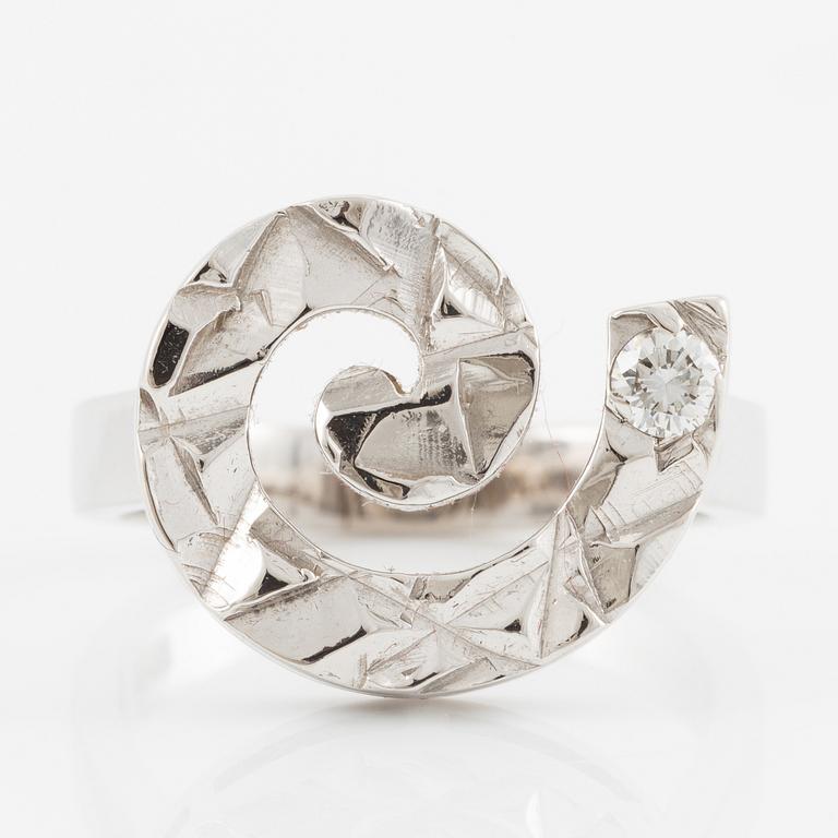 Rey Urban, ring, 18K white gold with brilliant-cut diamond 0.10 ct according to engraving. Stockholm 1977.