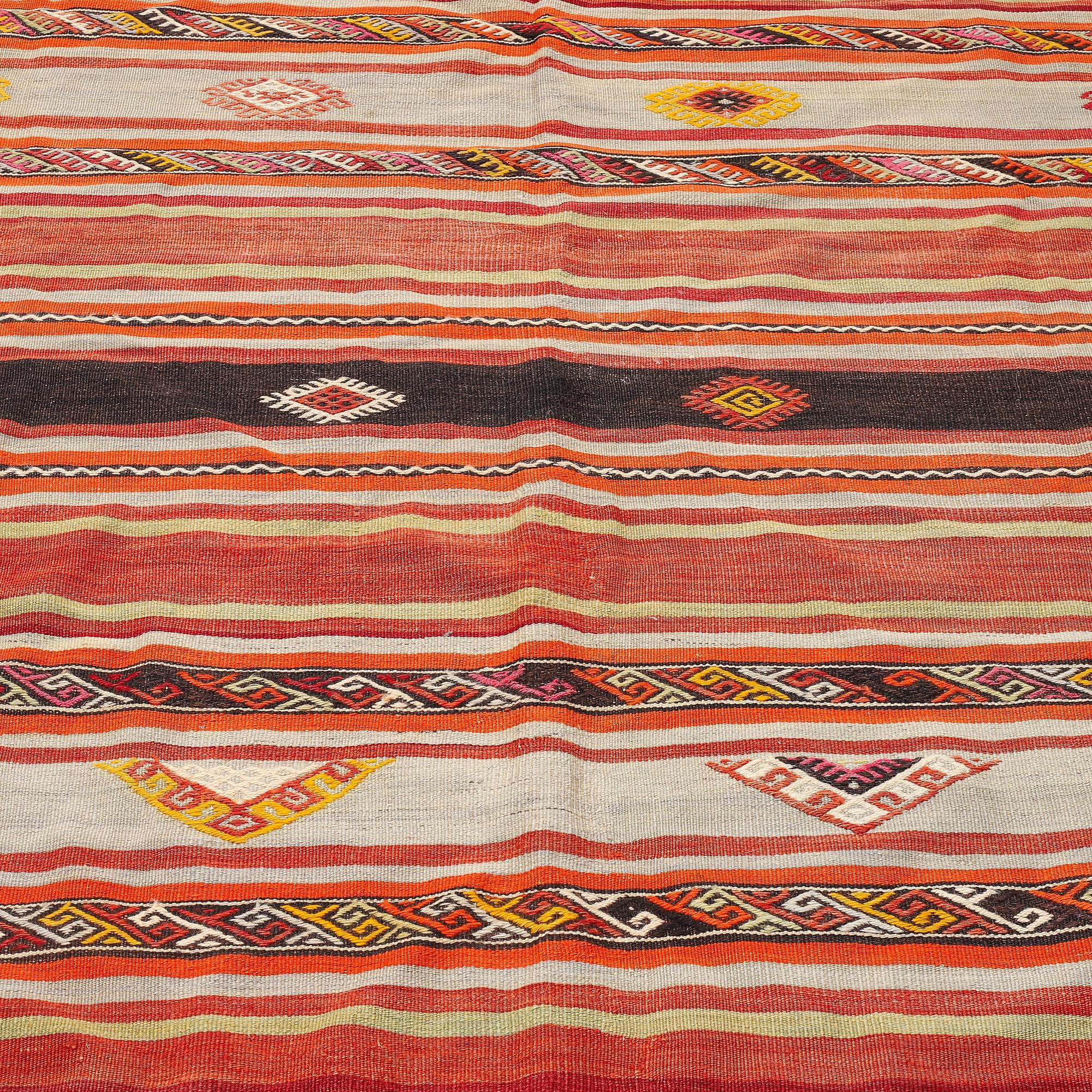 Matto, flat weave, probably Anatolian, ca 270,5 x 174,5 cm.