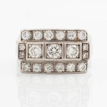 Ring 18K white gold and three rows of brilliant-cut diamonds, 1950s.
