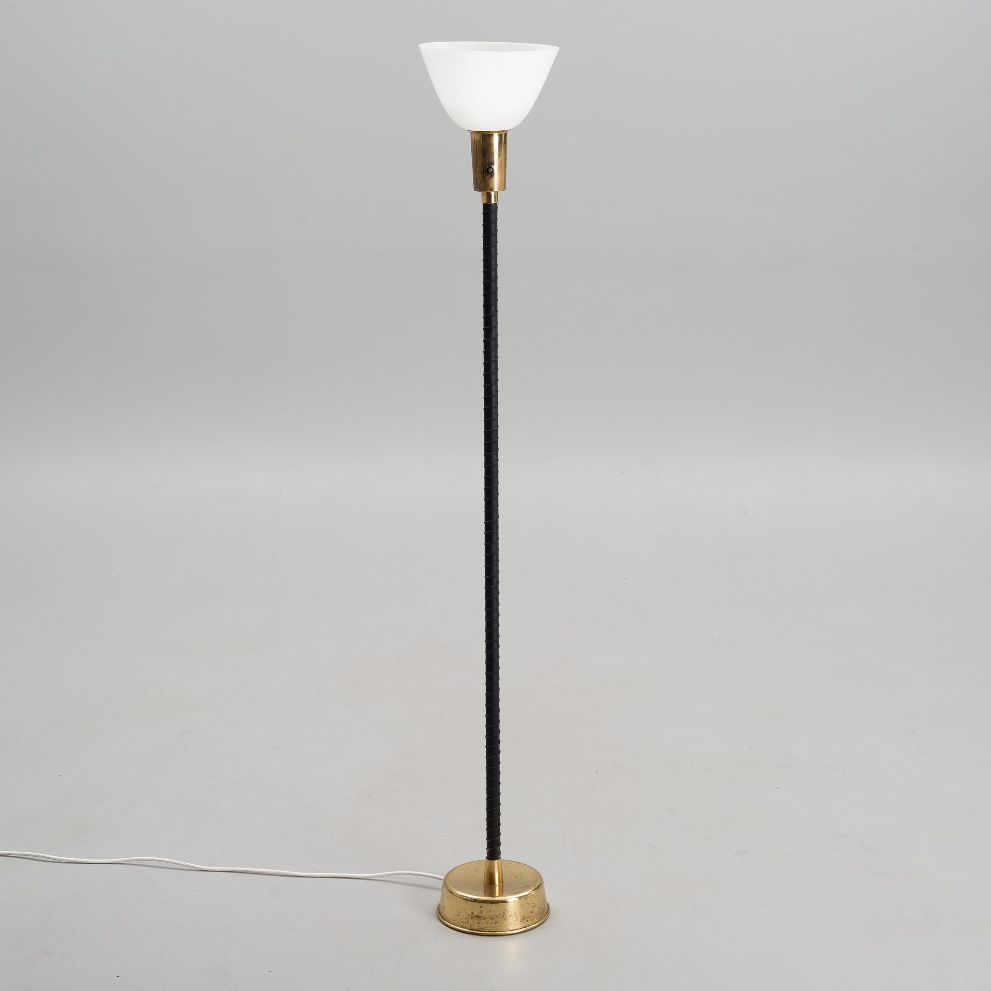 LISA JOHANSSON-PAPE, GOLVLAMPA. Tillverkare Orno, 1950-tal.
