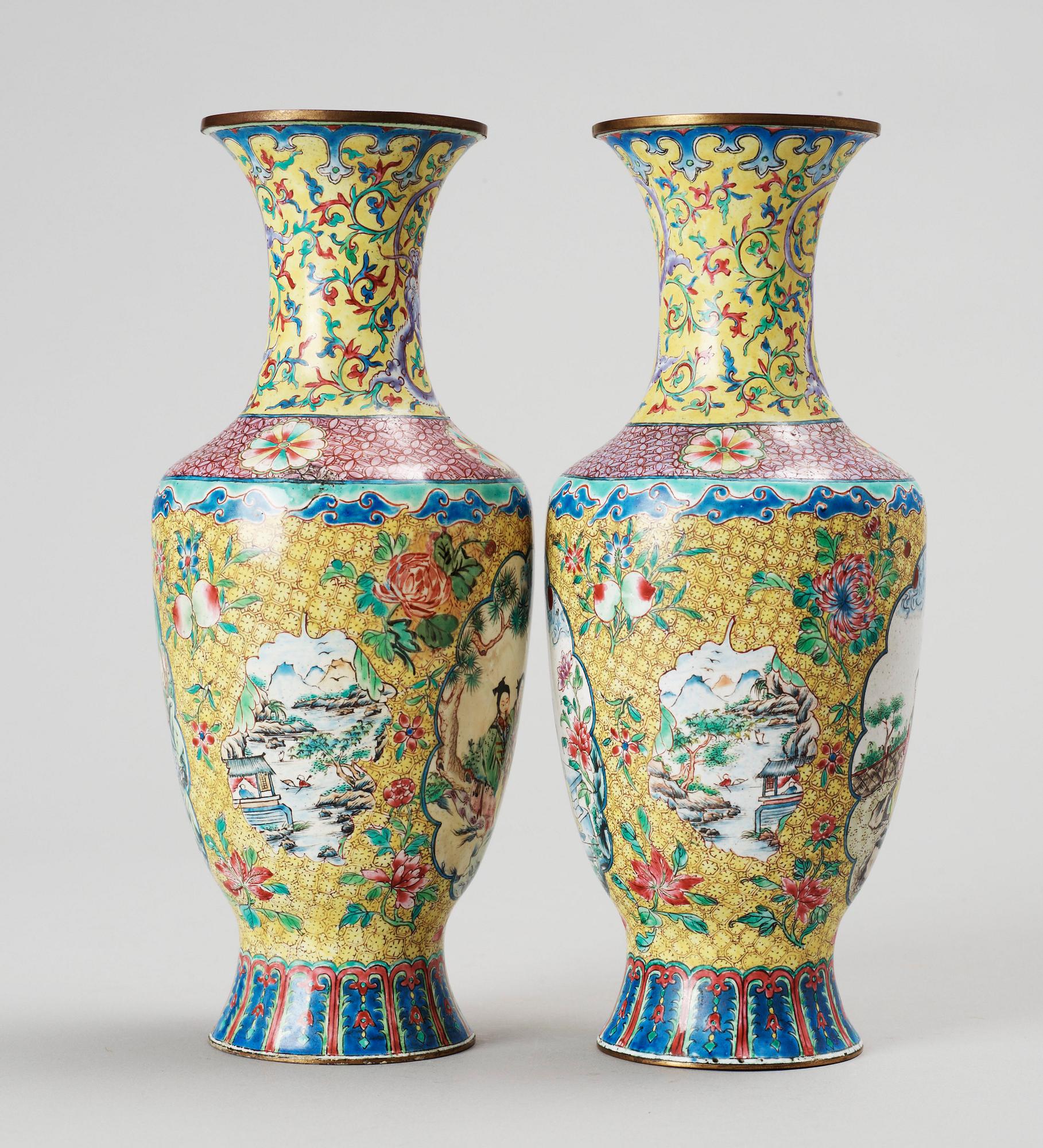 VASER ett par. cloisonné. Kina. 1900-tal.