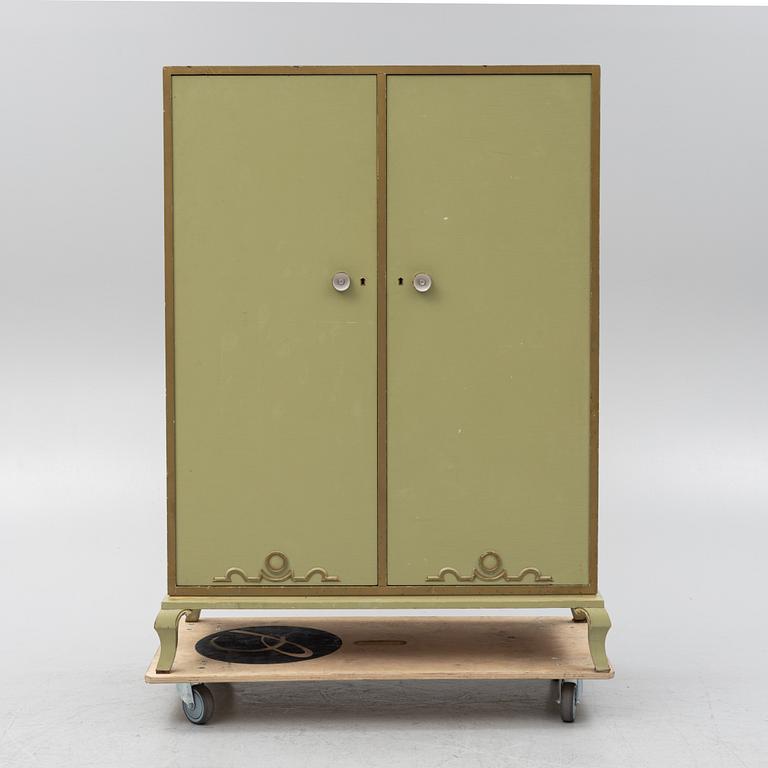 A Swedish cabinet, 1930's/30's.