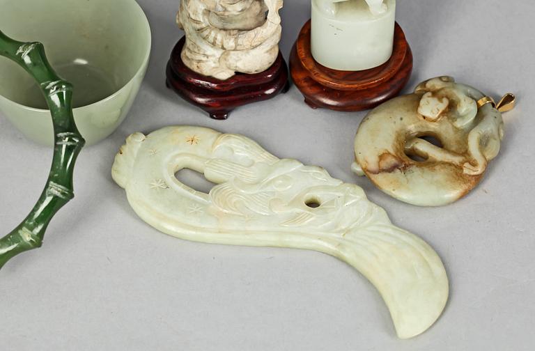 OBJEKT, sex stycken, nefrit. Kina, bl.a. 1800-tal.