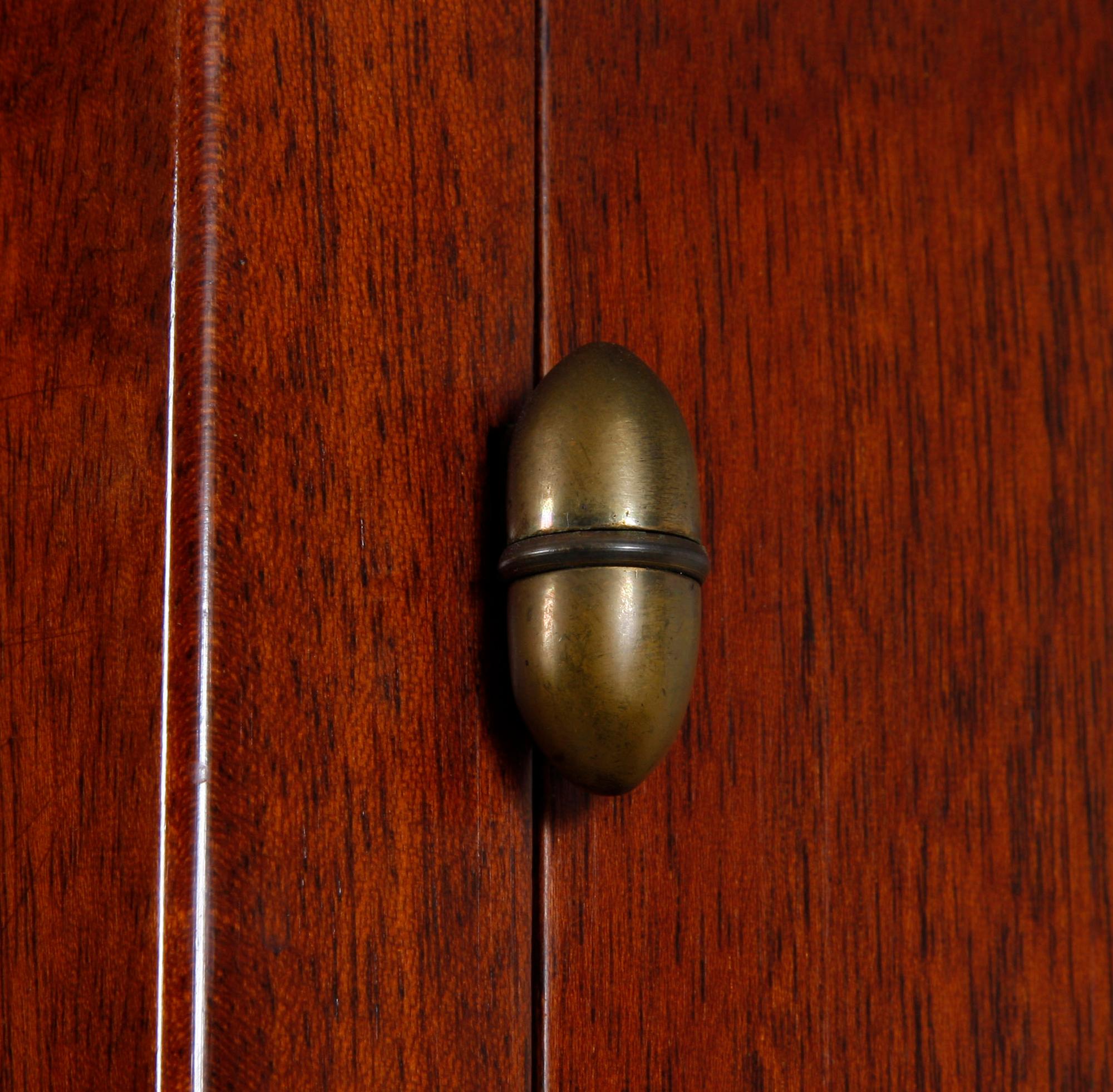 SKÄNK samt SKÅP, gustaviansk stil. 1900-tal.