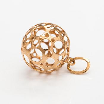 Liisa Vitali, A 14K gold pendant "Leppäkerttu". Westerback, Helsinki 1968.