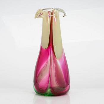 Kerttu Nurminen, vas, signerad Kerttu Nurminen Nuutajärvi Notsjö.