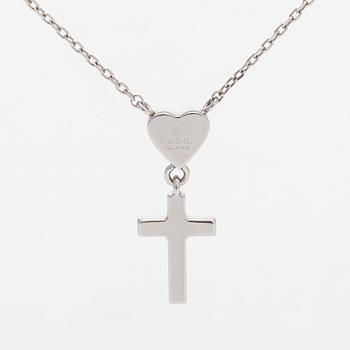 Gucci, an 18K white gold necklace with diamonds.