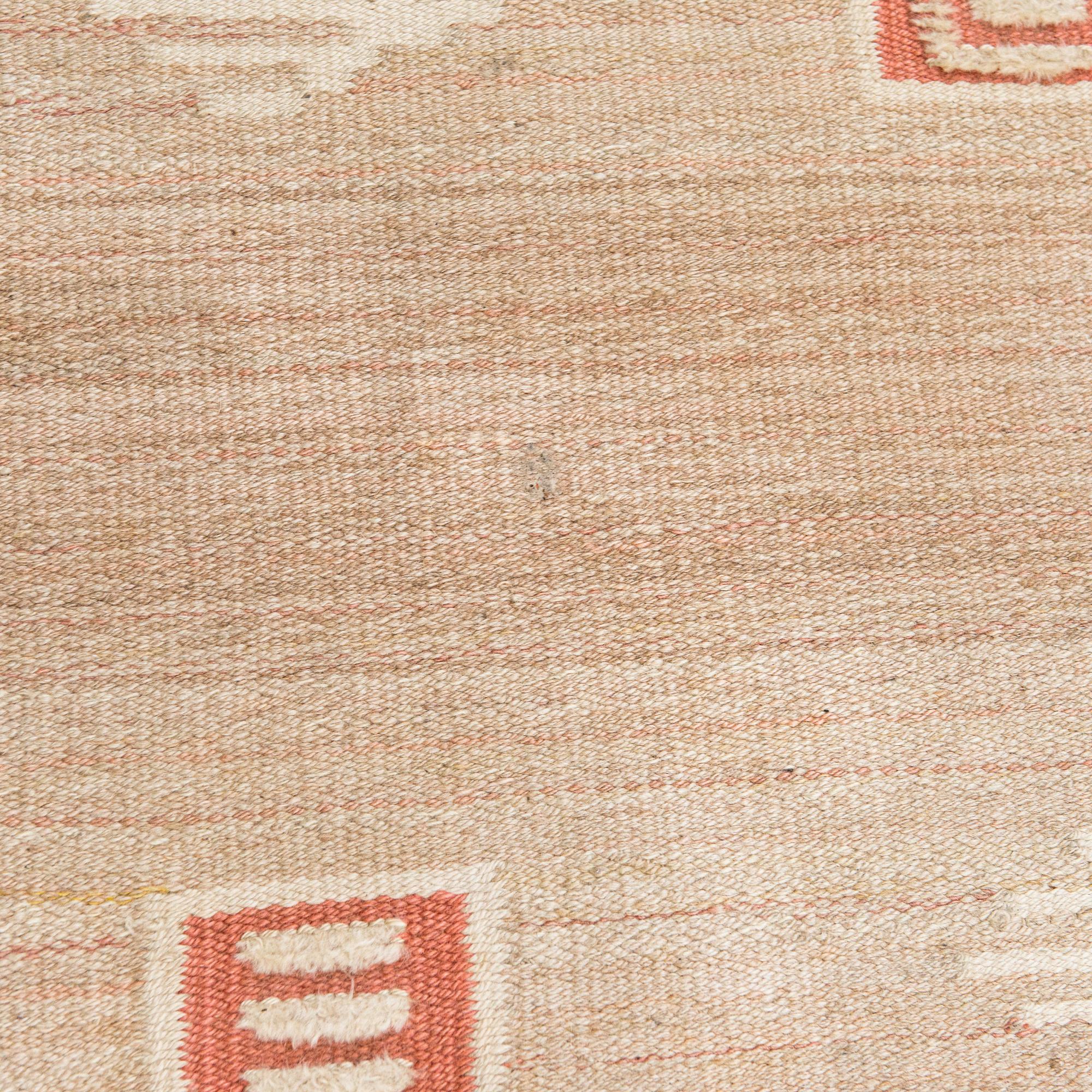 Toini Kallio, A 1930s flat weave carpet for Aaltosen Mattokutomo, Kiikka, Finland. Circa 300x200 cm.