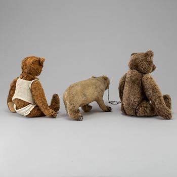 Three teddybears including Steiff first half of the 20th century.