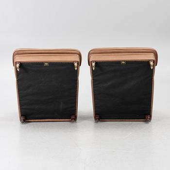 Armchairs, a pair, Howard model, IPD, Italy.
