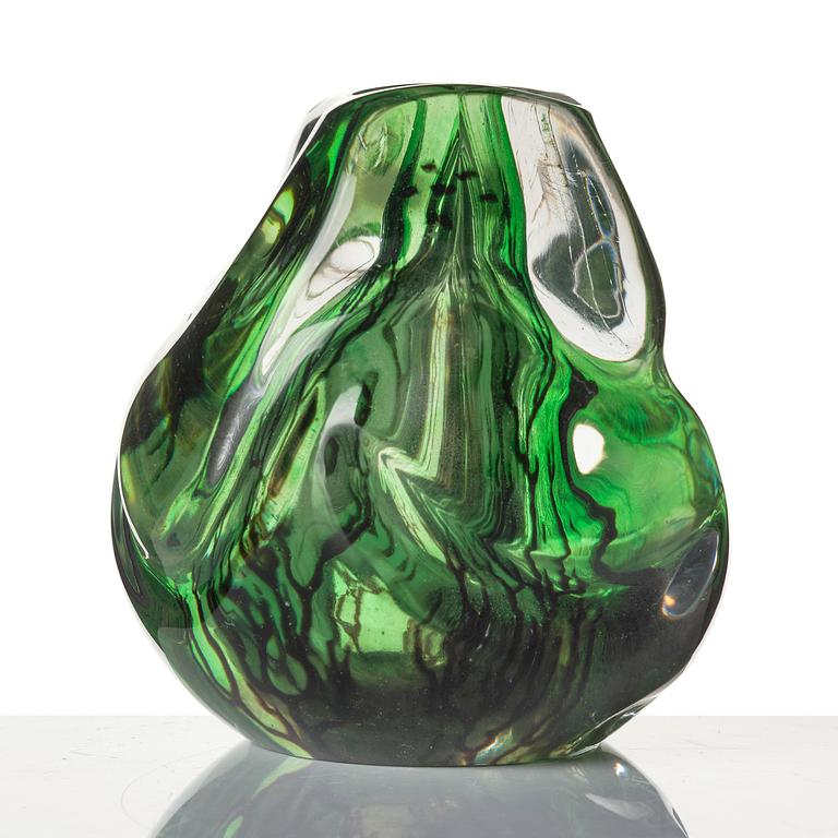 Edward Hald, a fish graal glass object, Orrefors 1944, no 1500.