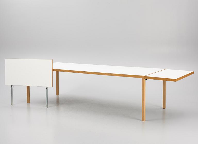 Roger Persson, a 'Bespoke' dining table, Swedese.