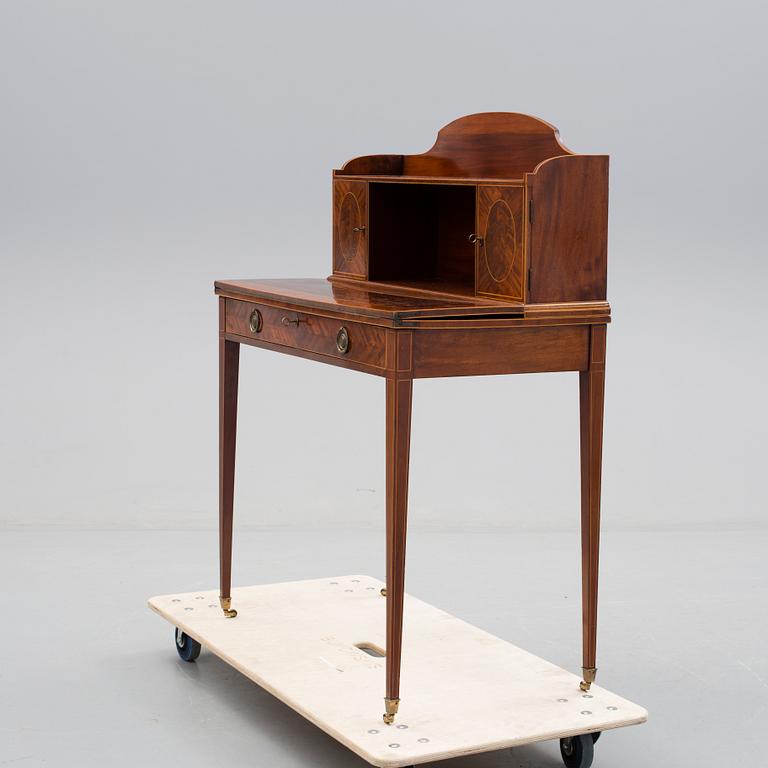 DAMSKRIVBORD, England, 1900-talets mitt.