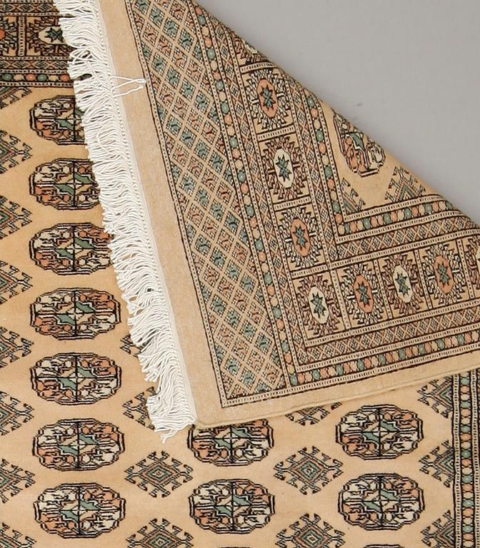 MATTA, orientalisk, ca 182 x 125 cm.
