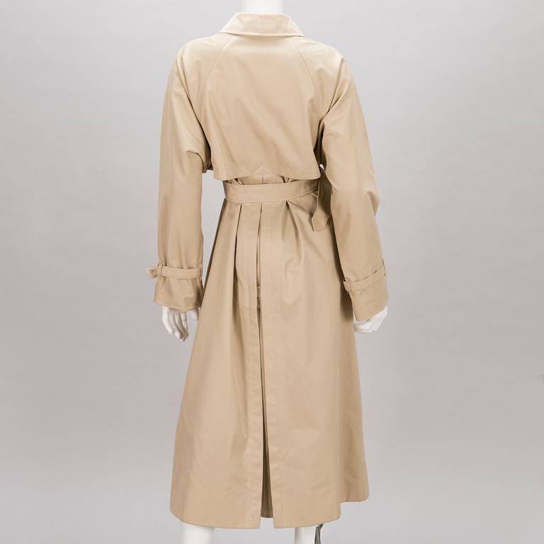 BURBERRY Vintage Long Trench Coat.