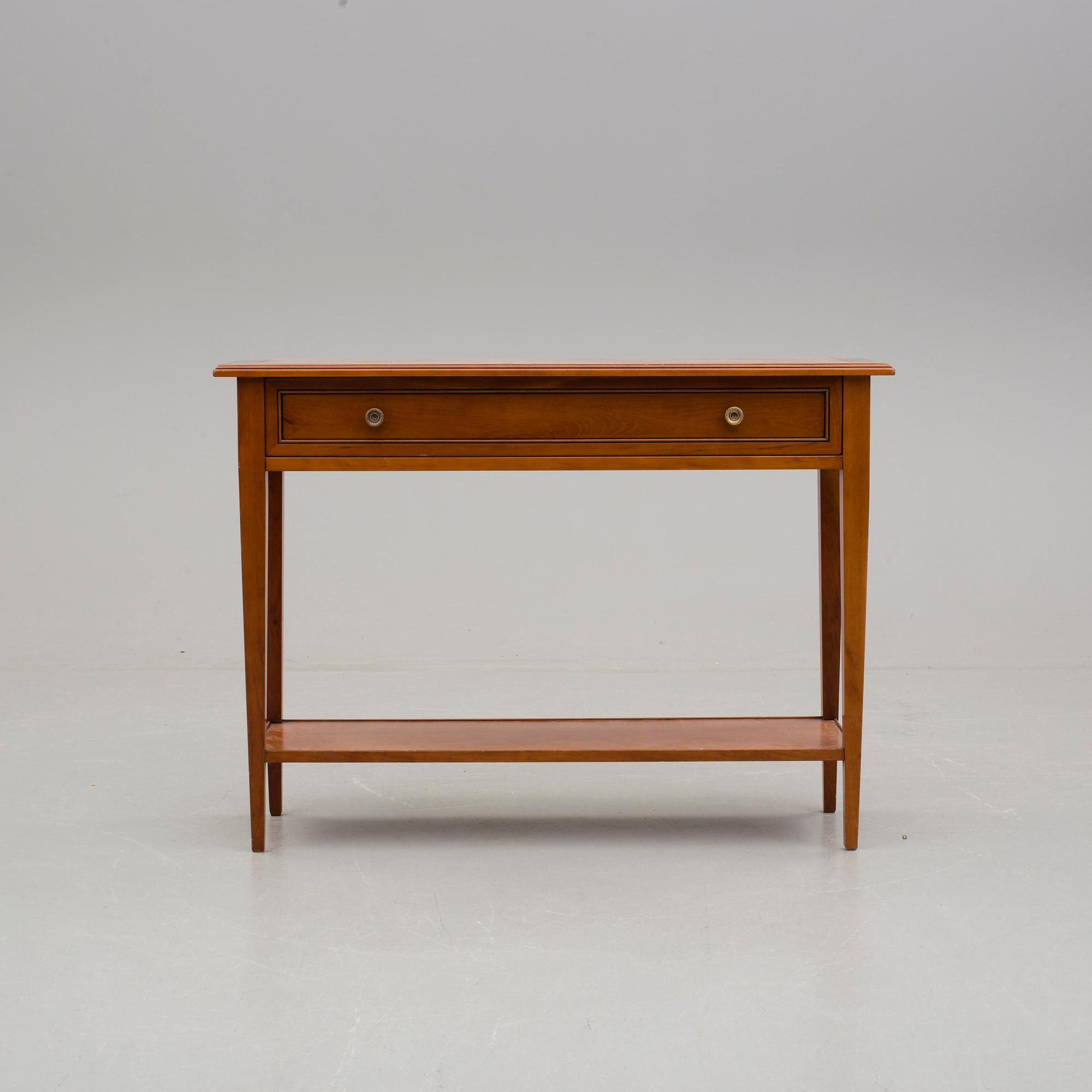 SIDEBOARD, Grange, 1900-talets fjärde kvartal.
