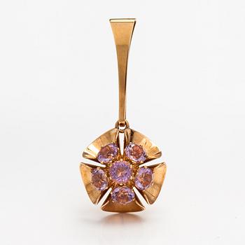 Elis Kauppi, Riipus, 14K kultaa ja ametisteja. Kupittaan kulta, Turku 1973.