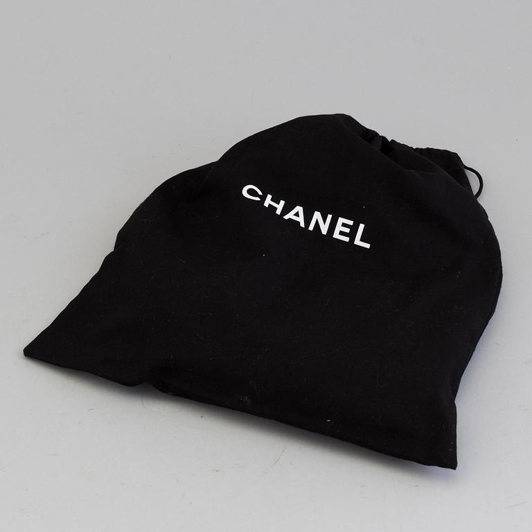 VÄSKA, "Wallet on Chain", Chanel, 2012.