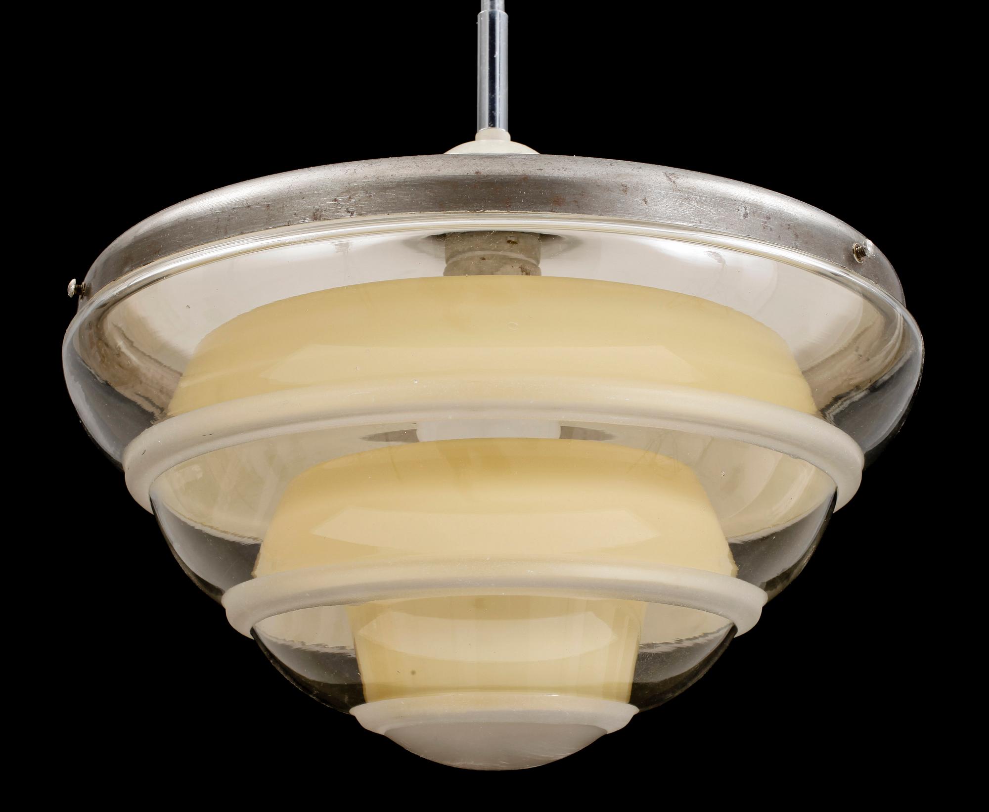 TAKLAMPA, funkis, glas samt metall, 1930-tal. Höjd, endast lampa, ca 22, med stomme ca 53 cm.